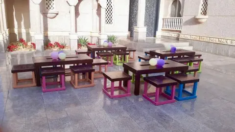 الأناقة هي إنتقاء الكلمات التي تلامس قلوب من حولنا كي تبتسم .❤️