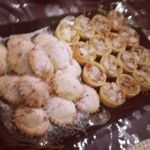 باي تفاح وتارت التمر