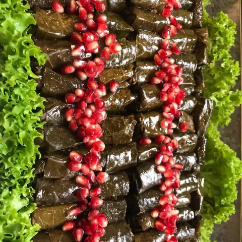 ورق عنب ☘️بيك اند رول المميز لايفوتكم للطلبات ☎️الرجاء التواصل على الارقام الموجودة