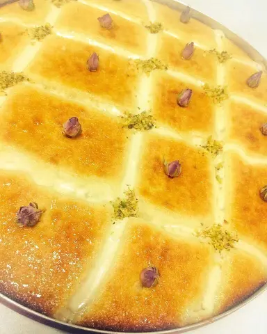 بسبوسة بالقشطة لذيذة جدا وطرية #بسبوسه #بسبوسة #طلبات #توصيل #توصيل_طلبات #الرياض #مندوب
