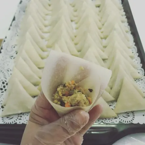 تجهيز طلبيه سمبوسة لحم لزبونه
