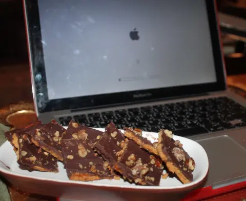 . . Smash the chocolate everywhere and every time في كل زمان ومكان . #chocolate #work #exam
