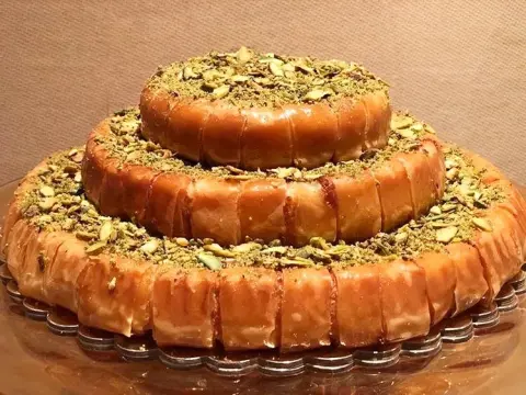 ثلاث ادوار بالخليط الكريمي