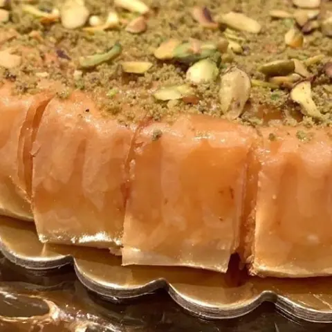 بقلاوة كريمي مقرمشة وخفيفة #بقلاوة_الرياض #بقلاوة_لذيذة #بقلاوة_بالفستق #بقلاوة_فاخرة #بقلاوة_فستق #حلى_قهوة #حلى_منزلي