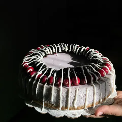 Blueberry Cheesecake متوفر اليوم لدى كيك وقرفه