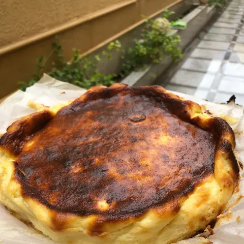 مساء الخير مساء الخميس الونيس تشيز كيك سانسبيستيان الهبه الجديدة مازال الطلب مفتوح لبكره الجمعه حياكم الله للطلب واتس اب