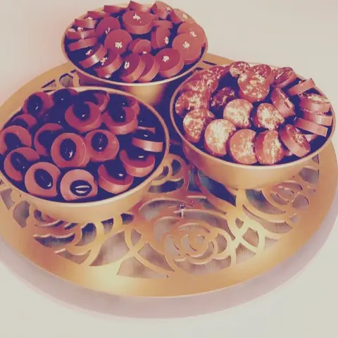 حشوة التشيبس✨حشوة السمسم✨حشوة القهوه✨#تقديمات#ضيافه##حلا#شوكولاته#مناسبات#الرياض#صواني#لذاذه