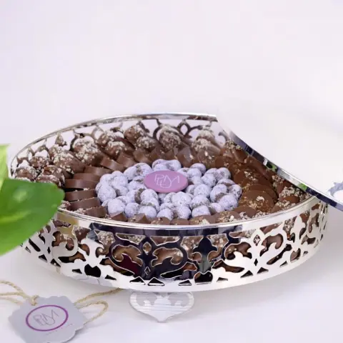 علب شوكولاته جاهزه للضيافة في المحلالكميه محدوده #شوكولاته#ضيافه#علب#صواني#تقديمات#حلويات#ذوق#لذيذة #زواج#حفلات