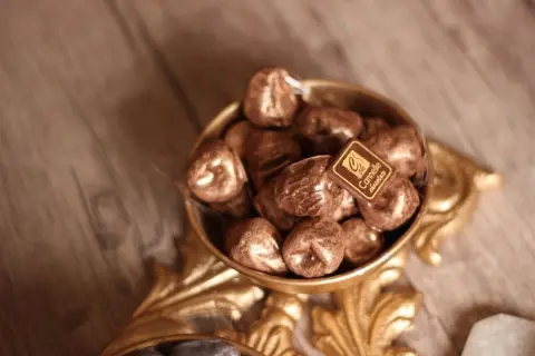 - تمر المكسرات بالشوكولاته - Nuts Date with chocolate