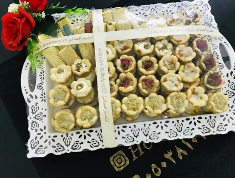 عدد ٥٠ حبة ميني معجنات منوعة مع ١٥ شاورما دجاج ب ١٢٠ ريال#المخبز_الساخن_مكة
