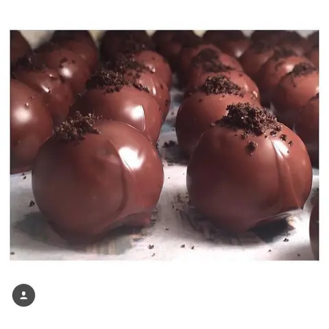 Vanilla bean lovers we’re back!!!❤️ oreo truffles available everyday at