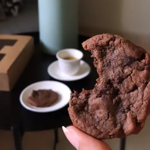 مقرمشش من برا ويذووب من اول لقمه شوكلت كوكيز #yummy