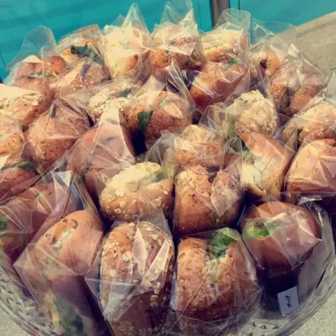 بوكس يحتوي على 30 ساندوتش بحشوات منوعه ب130 ريال #minisandwiches #party #gathering