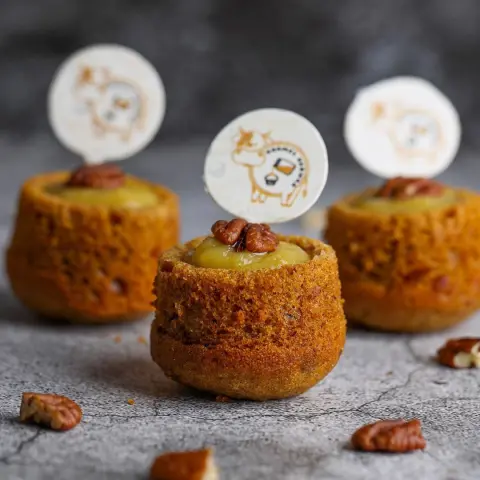 ✨ كيكة التمر: ٢٠ حبه بـ ١٠٠ ريال. ١٠ حبات بـ ٦٠ ريال. Mini dates cake: 20 pieces: 100 Riyal. 10 pieces: 60 Riyal.