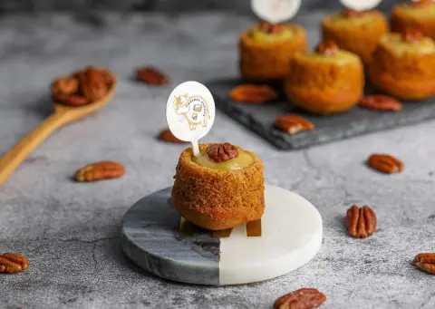 Mini dates cake: 12 pieces: 60 Riyal 24 pieces: 100 Riyal كيكة تمر: ١٢ حبه: ٦٠ ريال ٢٤ حبه: ١٠٠ ريال ✨
