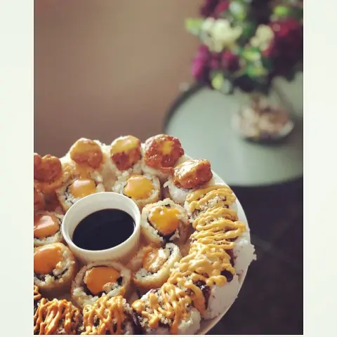 من تصويركم #سوشي #لذيذ #متميز #رائع #sushi #الدمام #الخبر #يمي_يمي #delicious #سوشي #لذيذ #كوريا #كوري #اليابان #شوبستيكس #يمي #صوص #حفله #عزيمه #زواره #بارتي #صديقات #اهل #الدمام #الخبر #تمبورا #sushi_house #ادمان #عشاق_السوشي#فجل_اصفر #كرانشي#ديناميت_شرمب #ديناميت_تشيكن#عرض