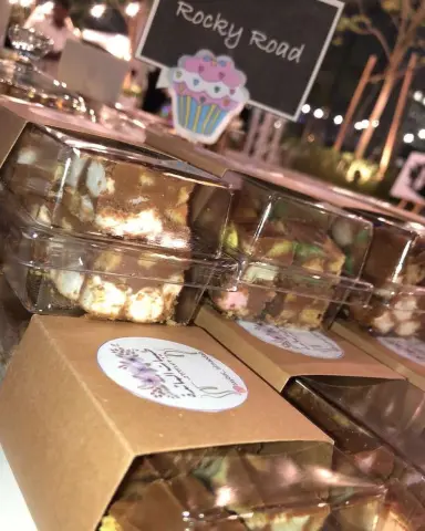 Rocky-Road #وجدة ##jeddah #معمول_ستي #شغل_بيت #شغل_بيتي #لذيذ #لا_يقاوم #طازج #ستي. #معمول ستي. #طيبات_المائدة #بسبوسه. #بسبوستي #غريبه. #تمريه. #نوتيلا. #كرسبي. #لوتس. #بينت بتر #رمضان #العيد. #معمولالحج #معمول_الحج #معمول _بيتي #هدايا_الحج #مناسبات #حفلات#اليومالوطني #اليوم_الوطني #توزيعاتاليومالوطني #توزيعات_اليوم_الوطني
