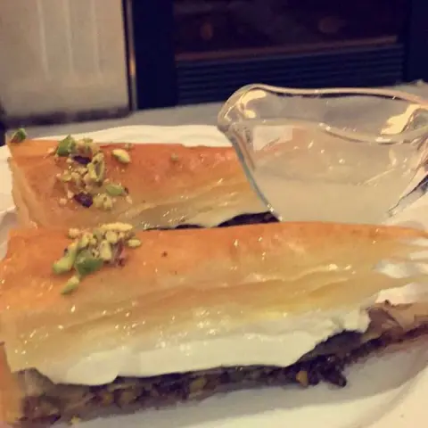البقلاوة التركيه اللذيذة
