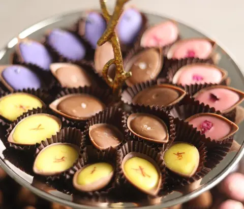 بوكس الباتوه ٤ نكهات مختلفه زعفران كرمل مملح روز لافندر. Box 32 قطعه . السعر 96 ريال .