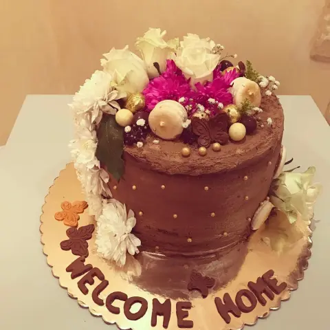 #الرياض #كيك #cake #welcomehome مقاس L