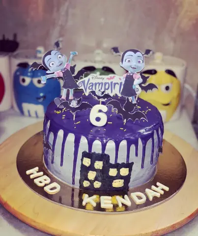 Vampirina cake ابتدا من ١٨٠ ريال