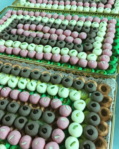 الله يسعدهم .. عينه من تعبئة الصواني التي عملنا عليها #بيانكو #الرياض #ضيافه #تقديمات #حلى_قهوه #حلويات_قهوة