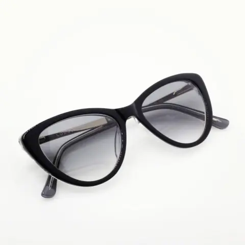 #lusso #sunglasses مميزة ومناسبه #لها فقط ب 190 ريال فقط❗