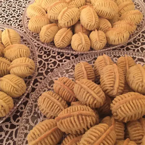 معمولنا اللذيذ الترف #جدة#مكة#افراح #مناسبات#مواليد#غريبه#معمول_تمر #معمول_بيتي #معمول_منقش