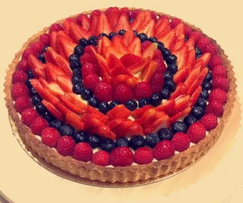 Made with Love #fruit #fruittart #jeddah #weekendvibes #saturdayvibes #le_tarte #لي_تارت