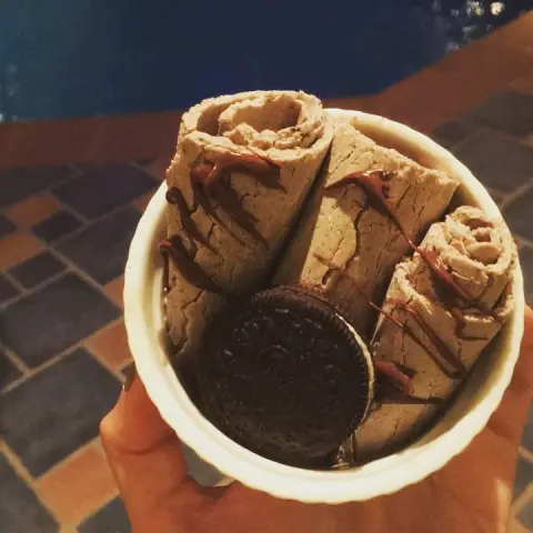 ايسكريم رول الاوريو مع النوتيلا #ايسكريم_رول #ايسكريم_صاج #حفلات #ايسكريم #الرياض #ice_cream_rolls #ice_cream_rolls #icecreamroll #icecreamrolls #catering