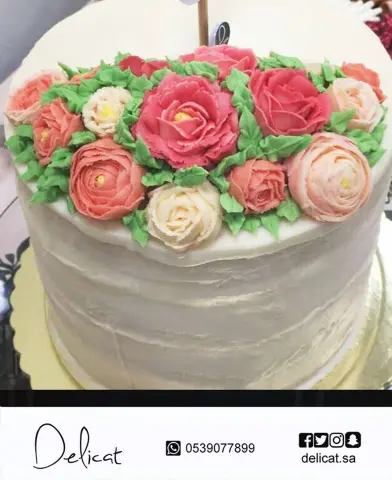 التفاصيل الجميلة كيكة بورود الكريمة لعميدة #عمادة_البحث_العلمي بـ#جامعة_الإمام_عبدالرحمن_بن_فيصل . . #كيك #بسبوسة #تشيزكيك #كيكة_الحليب #ميني_كيكة_الحليب#الخبر#الدمام#الظهران#الشرقية#تقديمات #مناسبات #ديليكيت#delicat#milkcake #cake #cheesecake #milk_cake #original_milkcake #mini_milkcake #sweet #khobar #dammam #dhahran