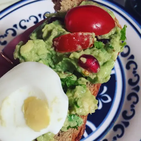 #avocadotoast #healthyeating #healthymeal #avocado #yumminess #yummy