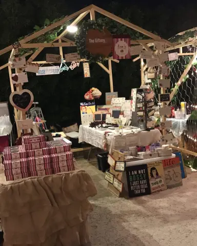مشاركتنا في معرض مع صديقتي the giftery ، المعرض من الساعه ٣ الى الساعه ١٠ مساء ، الى يوم ١١ ديسمبر