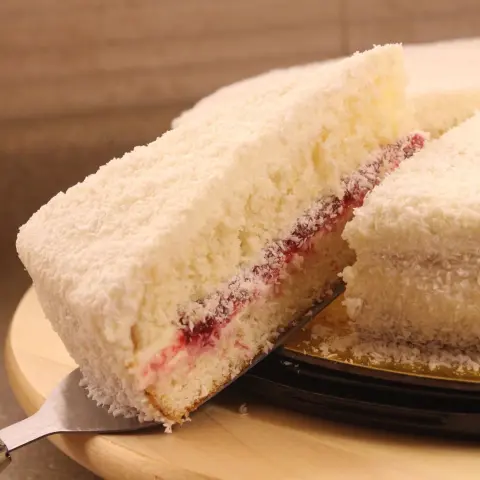 Coconut Berries Cake