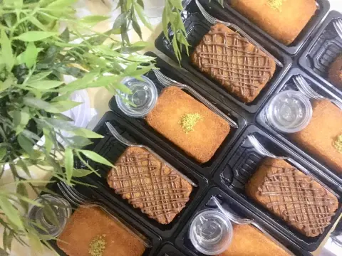 ‏تأمل في الحياةِ ترى أموراً ‏ستعجبُ إن بدى لك كيف كانتْ ‏ فكم مِن كربة أبكتْ عيوناً ‏ فهوّنها الكريم لنا فهانتْ ‏ وكم مِن حاجةٍ كانت سراباً ‏أرادَ اللهُ لُقياها فحانت ‏ وكم ذُقنا المرارة مِن ظروف ‏برغم قساوة الأيامِ لانتْ ‏ هي الدنيا لنا فيها شؤونٌ ‏فإن زيّنتِها بالصبرِ زانتْ صباح الخير