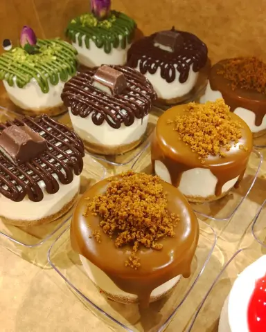 . . #تشيز#تشيز_كيك#جدة#جده#حلى#توزيعات#مناسبات#تشيزكيك_سوسو#cheesecake_soso#.#تشيز_كيك #تشيز_كيك_اللوتس #تشيز_اللوتس#تاجرات#جدة#تشيز_ميني #تاجرات_جدة#توزيعات#حلى#كيكة #لاتيه_كيك#حلو#ستاشيو#بان_كيك #حلويات#حلا#كوكيز#لوتس#اسر_منتجه #sweet#cake#cheese cake # cheesecake # #تصويري#مكه#هدايا#جده . . البوكس عدد ١٢ ب ٩٠ ١٥ ب ١١٠ ٢٤ ب ١٧٠