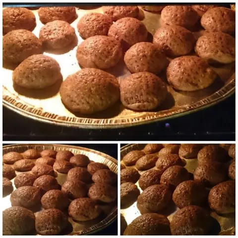 ميني كليجا .. سعر الحبة : ريال ونصف . ، . . #كليجه #كليجا #كليجه_محشيه #ورق_عنب #حلوم #طلب #انستقرام #القصيم #حلى #حلويات #الرياض #جبن_حلوم #طلبات #قهوه #بالعافيه