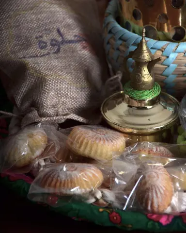 متوفره السلال ب ٣ اللوان و واصناف منوعه من المعمول هديه رمضانيه جميله و يمكن اعاده تعبأتها بسعر المعمول فقط متوفره في محل الهديه الفريده #رمضانيات #رمضان_2017 #تمر #قهوة_وحلى #السعوديه_الرياض #حلى_القهوة