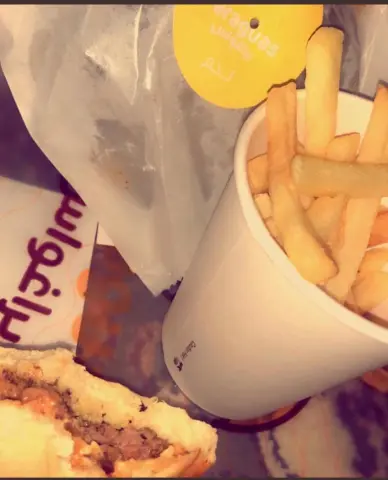 الطعم الذي لاينسى مطعم براغواس لطلب والتوصيل من الساعه 4 عصراً حتى الساعه2 صباحاً ❤️