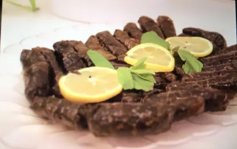 منتجنا الجديد هوا ورق العنب معشوق الجماهير نستقبل طلبات بكرا من اليوم ، الصحن فيه ٣٠ حبه ب٥٠ ريال