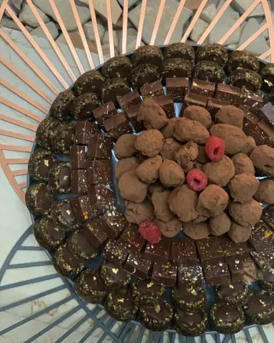 زعتر بالكرامل ومستكه وترافل التوت المميز❤️