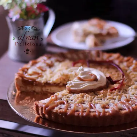 تارت التفاح Apple Tart يمكنكم الطلب الآن على الواتساب عبر الرقم :