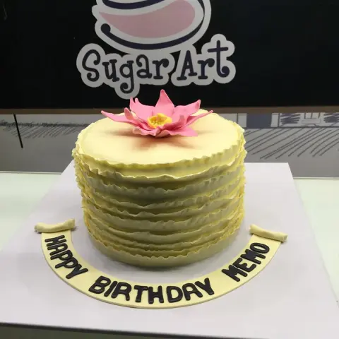 #كيكةالعيد مع فنون السكر #eidcake احجز الآن السعر ١٥٠ ريال فقط.