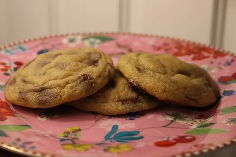 نستقبل طلباتكم الأن♥️ #cookies #neiman_marcus_cookies #Vanilla #chocolate_chip_cookie #Rich #buttery #chocolate #Coffee #شوكولاته #ڤانيلا #الرياض #قهوة #قهوة_مختصة_الرياض #كوكيز