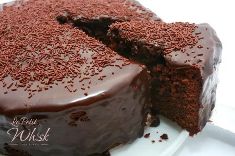#كيكة #أناقة #creativity #فن #أنواع #الكيك #le #petit #whisk #yummmmy chocolate cake كيكة شكولاته