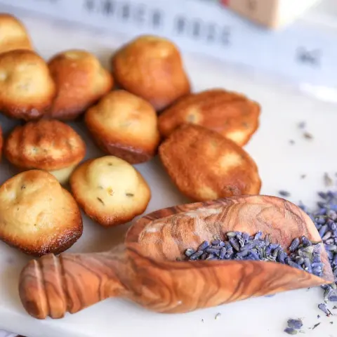 Complement your Thursday night with a warm brioche pudding..have a lovely weekend