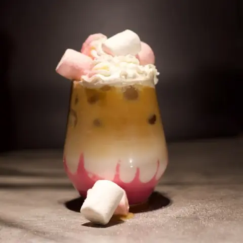 Cotton candy latte . . . #لاتيه #قهوة_مختصة #جدة #قهوة #coffee