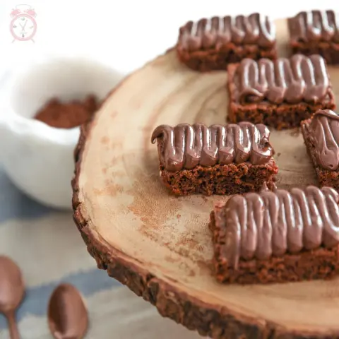 خميسكم براونيز ✨ Nutella brownies✨#cramoclock #jeddah_city #brownie