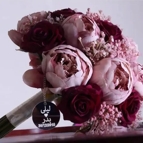 . متجر مميز لمسكات العرائس الجميلة والرائعة التي تكمل ليلتك المميزة و يعرض المتجر أيضًا مجموعة من اكسسوارات العرائس الأنيقة ♥️✨