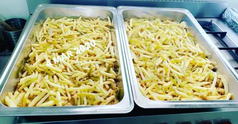 صينية شاورما بالبطاطس من #لانش_لانش جزء من أطباقنا لشركة ناس #وجبة_غداء_عمل #اطباق_لذيذه #لانش_لانش تواصلو معانا وخلو الباقي علينا #غداء_عمل #غداء_تايم #وجبات_موظفين #وجبات_١٥_ثانية #وجبات_15_ثانية #وجبات_غداء#لانش_بوكس #لانش_بوكس_مميز #وجبات_يومية #اطباق_رئيسيه
